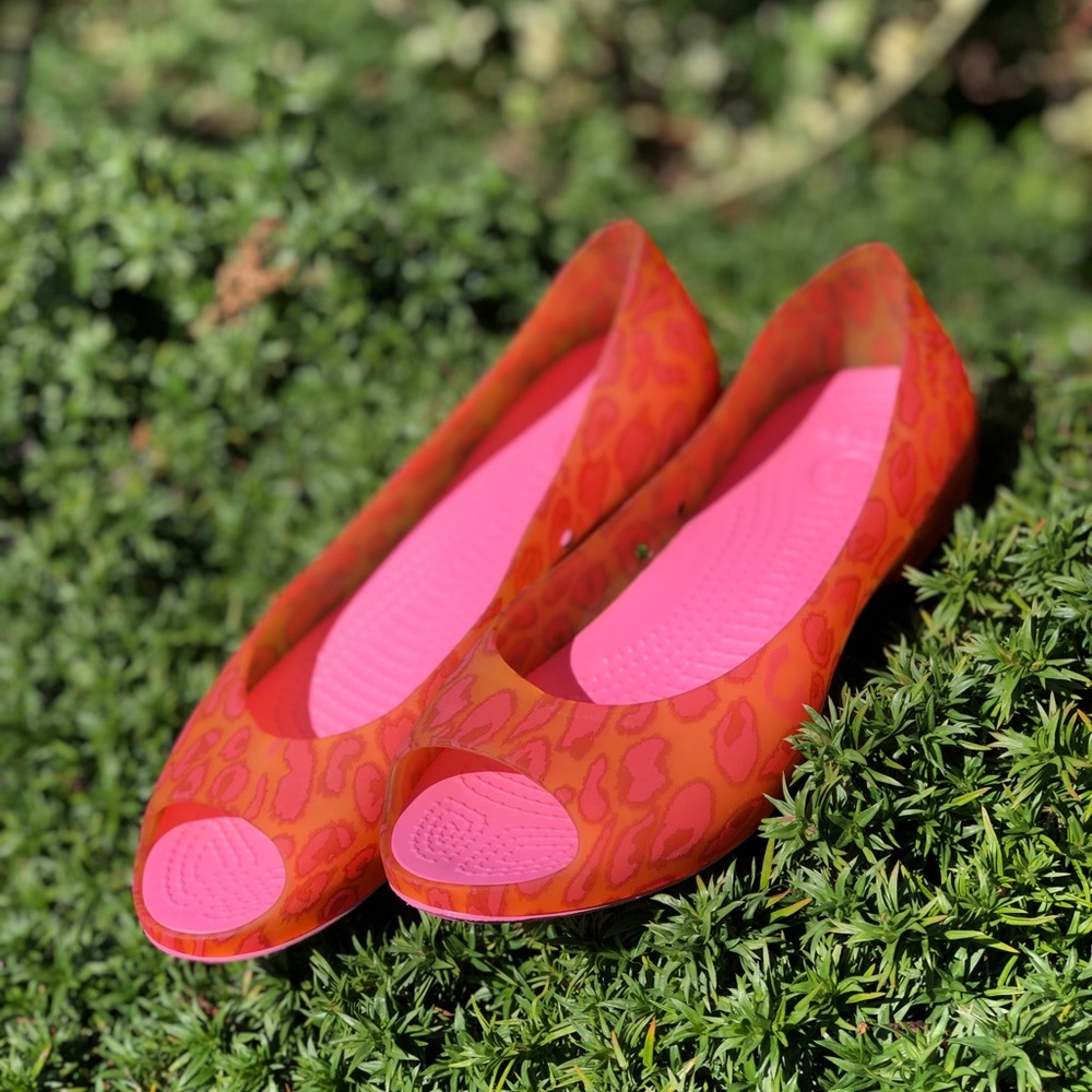 • Crocs Carlie Peep Toe •